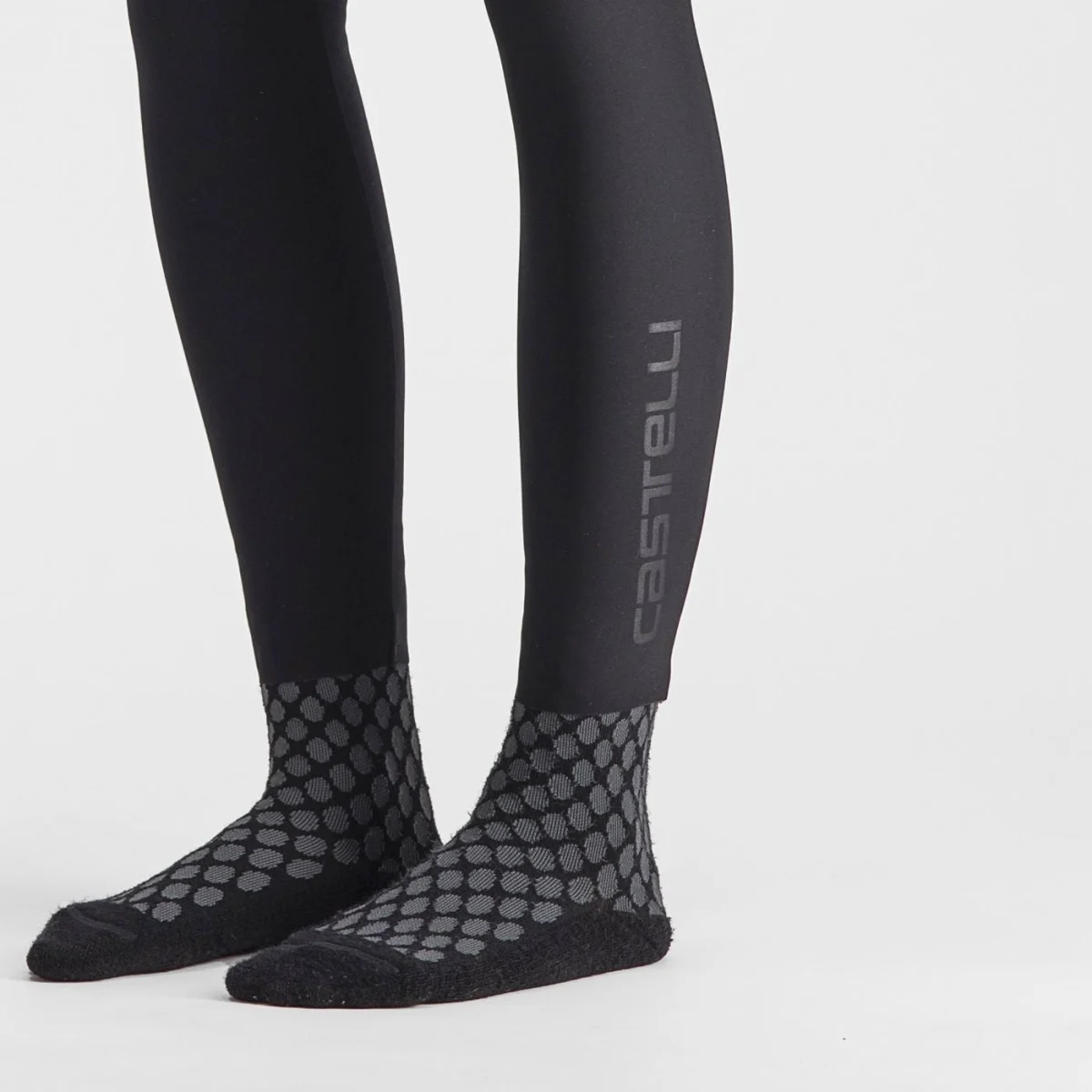 5-free-aero-rc-w-dt-bibtight-DARK-TARMAC